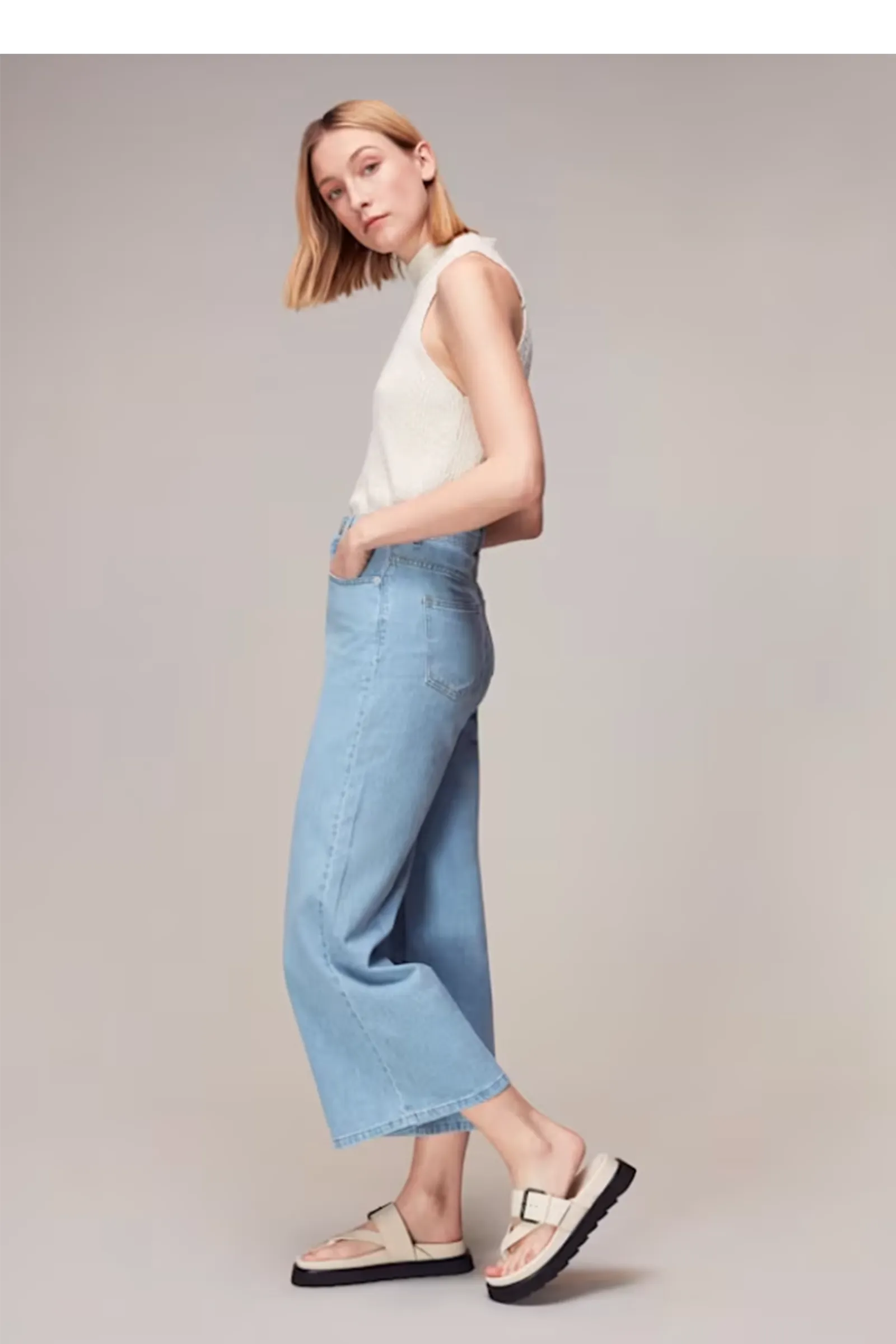 Sutton Toe Post Buckle Sandal